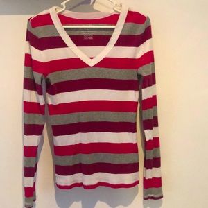 Long sleeve v-neck shirt